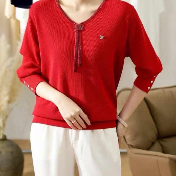 Women's V-Neck Sweater - Picture 6 of 7